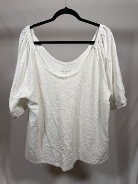 Ava & Viv white eyelet short sleeve blouse
